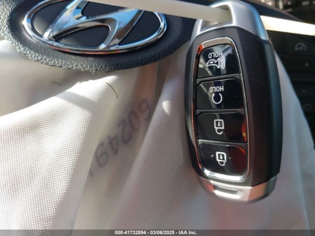 KMHRC8A33RU285025 Hyundai Venue Limited