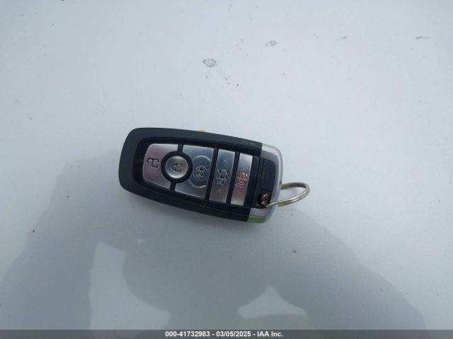 3FA6P0SU3HR208641 Ford Fusion Energi Titanium