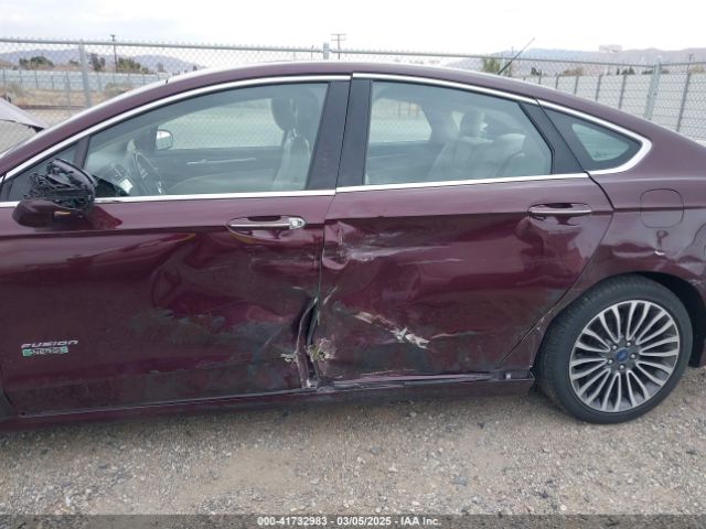 3FA6P0SU3HR208641 Ford Fusion Energi Titanium