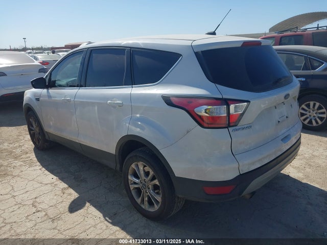Ford ESCAPE SE 2017 1FMCU0G90HUD85582 Image 3