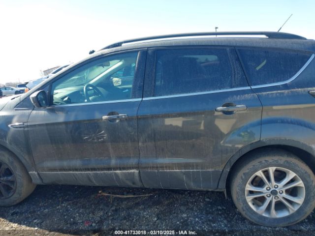 1FMCU9HD5KUC09674 Ford ESCAPE SEL