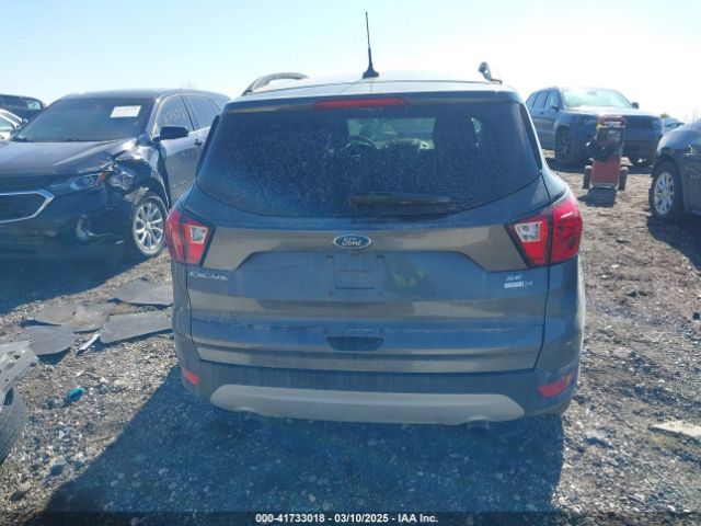 1FMCU9HD5KUC09674 Ford ESCAPE SEL