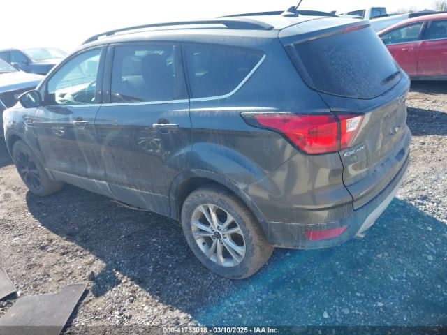 1FMCU9HD5KUC09674 Ford ESCAPE SEL