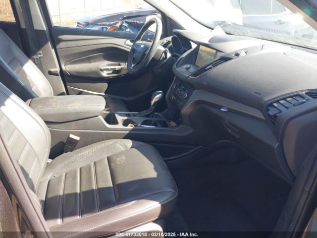 1FMCU9HD5KUC09674 Ford ESCAPE SEL