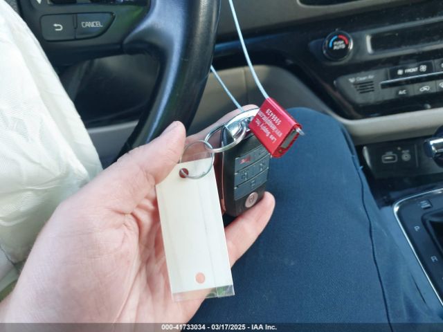 KNDMC5C10G6158467 KIA SEDONA EX