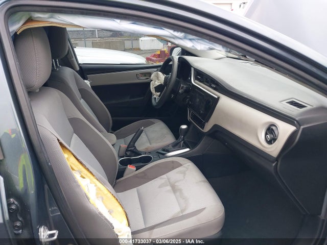 2T1BURHE5JC087886 Toyota COROLLA LE