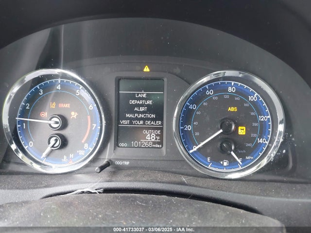 2T1BURHE5JC087886 Toyota COROLLA LE