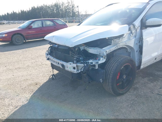 1FMCU9G95HUA63525 Ford ESCAPE SE