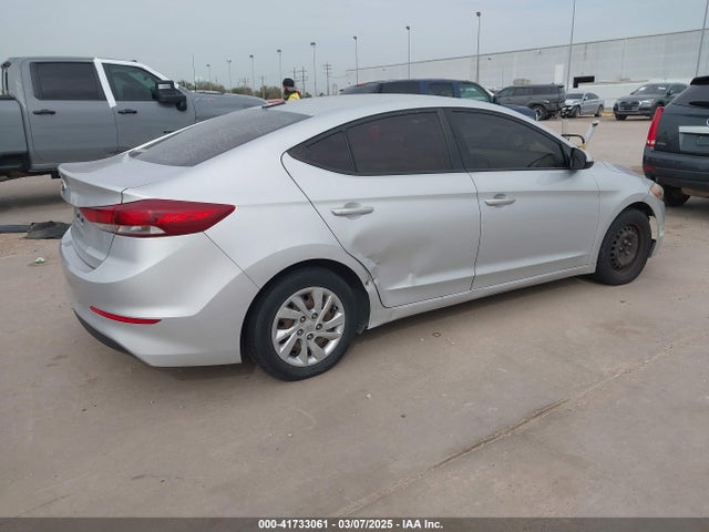 KMHD74LF8HU108435 Hyundai ELANTRA SE