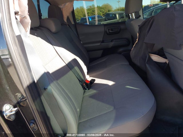 5TFAX5GN7KX149207 Toyota Tacoma Sr