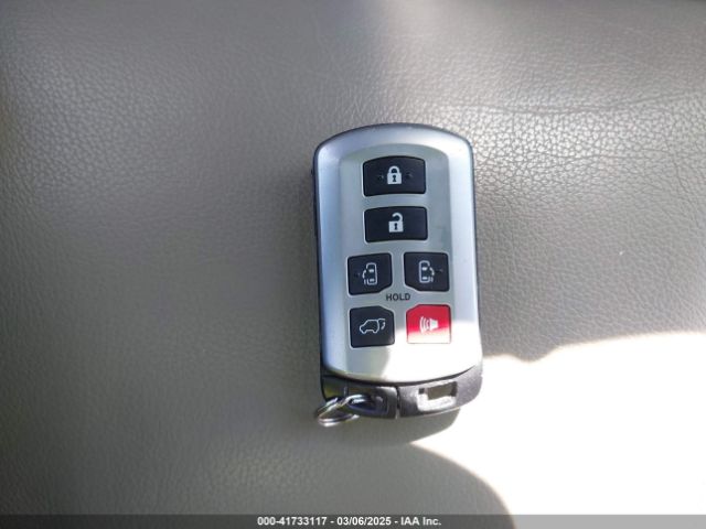 5TDYZ3DC2LS063374 Toyota SIENNA XLE