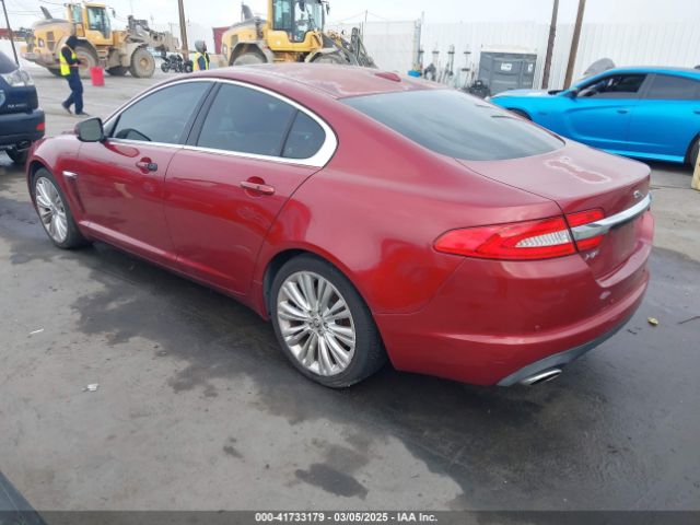 2012 JAGUAR XF SAJWA0HB5CLS21062 Photo 2