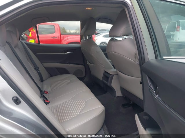 4T1B11HK0KU806106 Toyota CAMRY SE