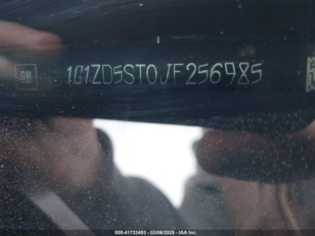 1G1ZD5ST0JF256985 Chevrolet MALIBU LT