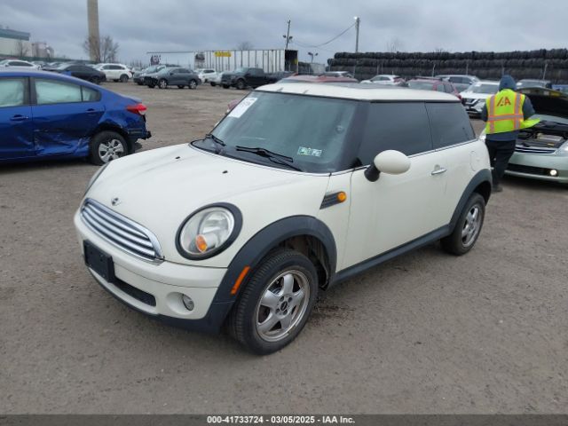 2009 MINI COOPER WMWMF33599TU75907 Photo 1
