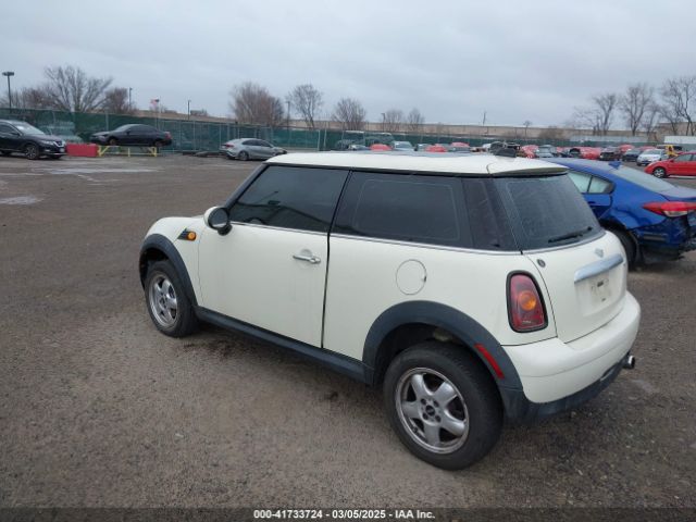 2009 MINI COOPER WMWMF33599TU75907 Photo 2