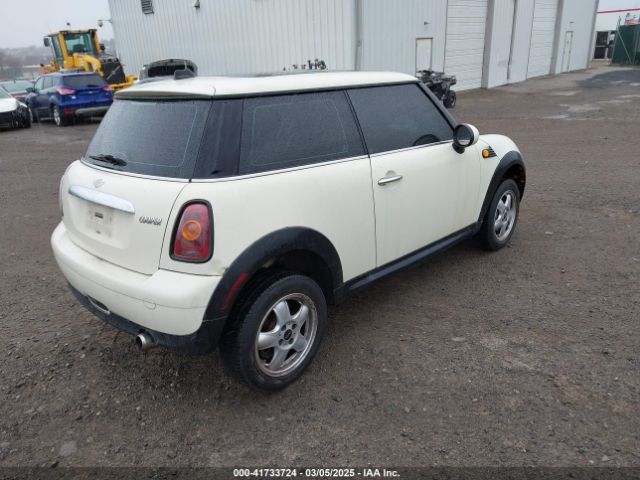 2009 MINI COOPER WMWMF33599TU75907 Photo 3