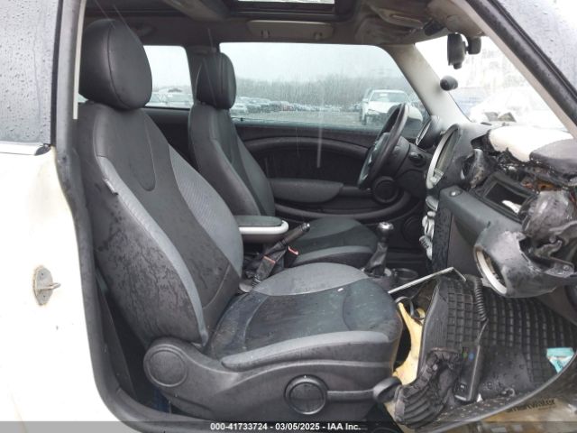 2009 MINI COOPER WMWMF33599TU75907 Photo 4