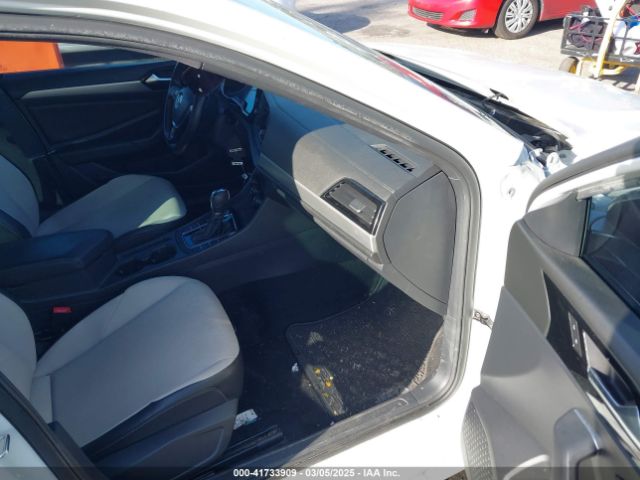 3VWC57BU0KM105870 Volkswagen Jetta 1.4t R-line/1.4t S/1.4t Se