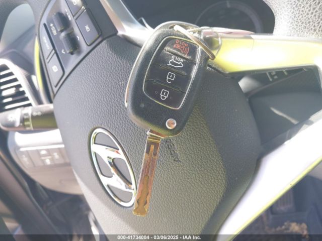 KM8J2CA49KU907189 Hyundai TUCSON SE