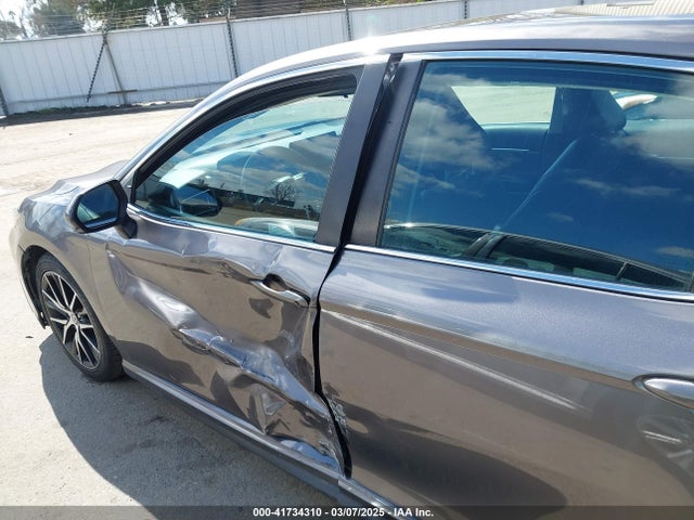 4T1G11AK1NU499064 Toyota CAMRY SE