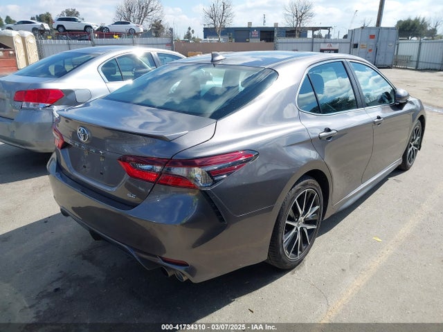 4T1G11AK1NU499064 Toyota CAMRY SE