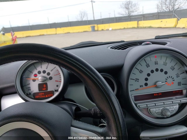 2010 MINI COOPER WMWMF3C57ATZ27826 Photo 6