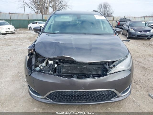 2C4RC1BG4HR670330 Chrysler Pacifica Touring-l