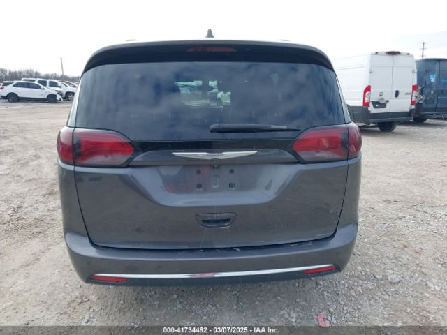 2C4RC1BG4HR670330 Chrysler Pacifica Touring-l
