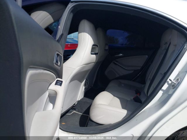 WDDSJ4EB8FN203842 Mercedes-Benz CLA 250