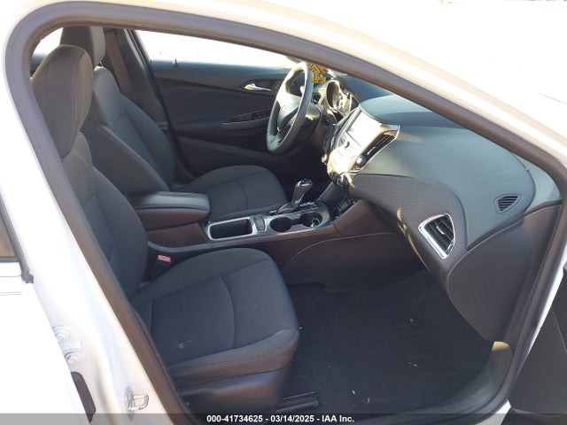 1G1BE5SM0H7235078 Chevrolet Cruze Lt Auto