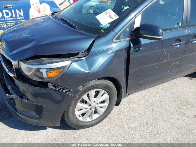 KNDMB5C17G6180064 KIA SEDONA LX