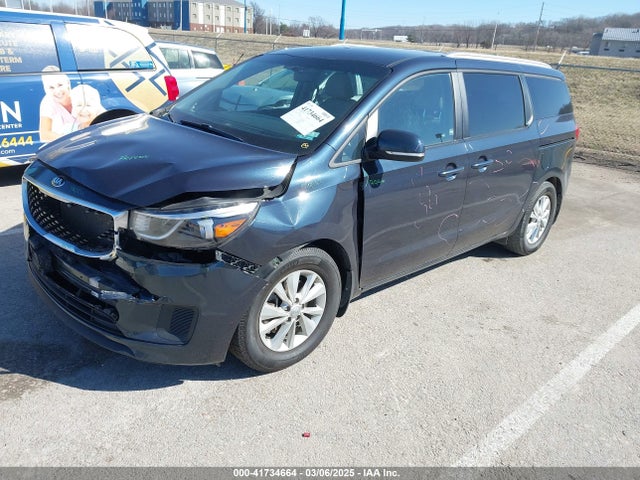 KNDMB5C17G6180064 KIA SEDONA LX