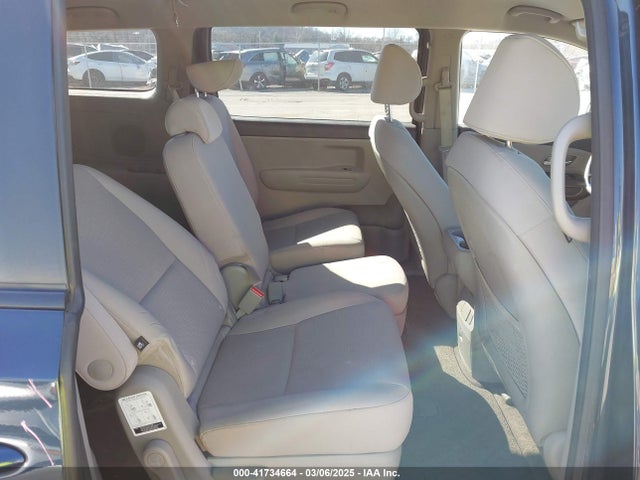 KNDMB5C17G6180064 KIA SEDONA LX