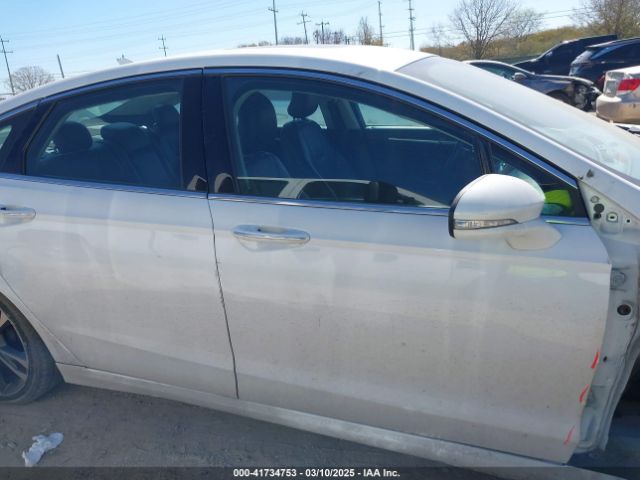 3FA6P0D98KR124086 Ford Fusion Titanium