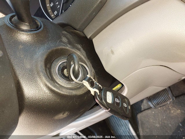 5NPD84LF4HH001796 Hyundai ELANTRA SE