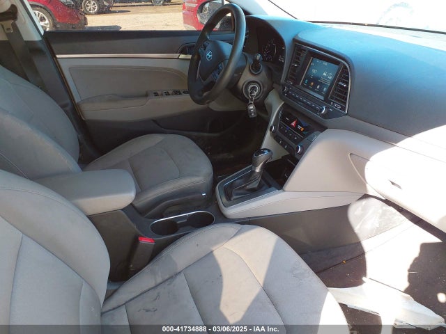 5NPD84LF4HH001796 Hyundai ELANTRA SE