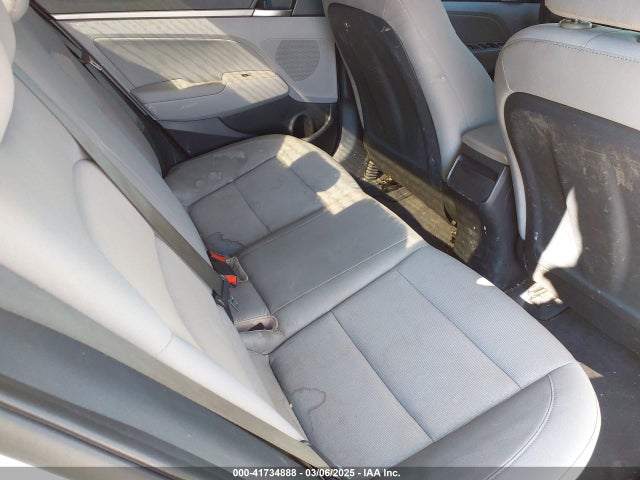 5NPD84LF4HH001796 Hyundai ELANTRA SE