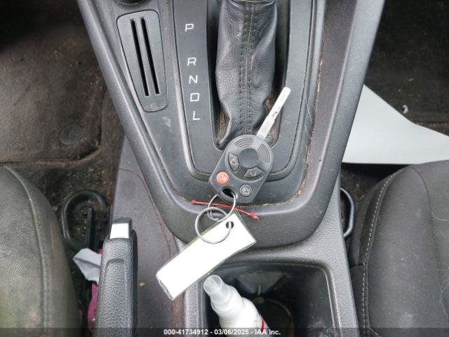 1FADP3F28FL231944 Ford FOCUS SE