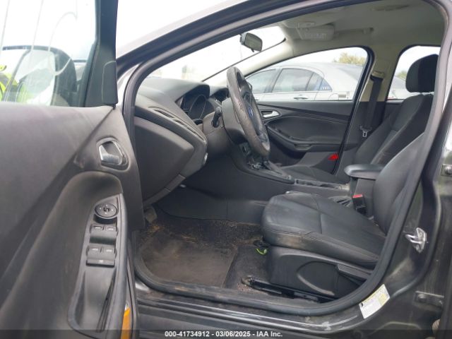 1FADP3F28FL231944 Ford FOCUS SE