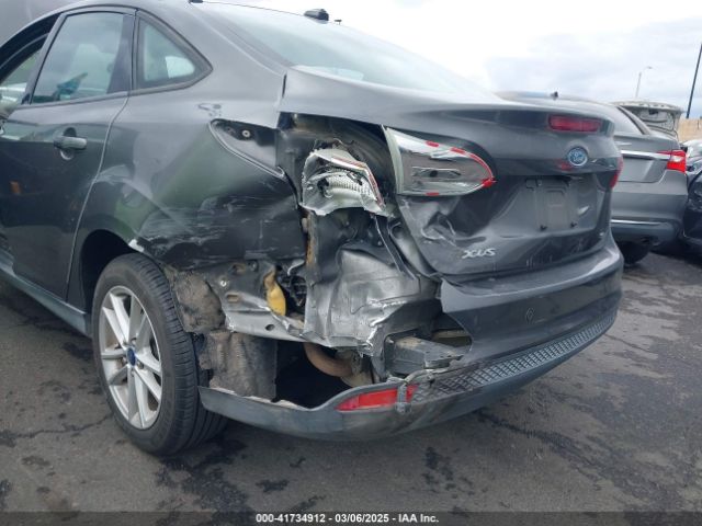 1FADP3F28FL231944 Ford FOCUS SE