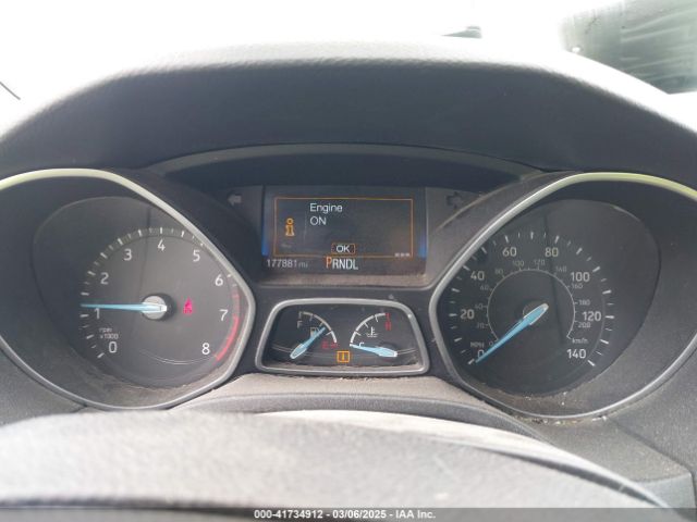 1FADP3F28FL231944 Ford FOCUS SE
