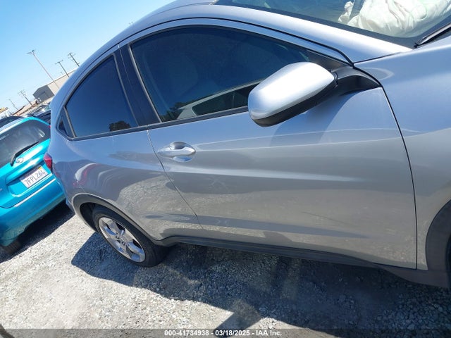 Honda HR-V LX 2019 3CZRU5H37KG715857 Image 14