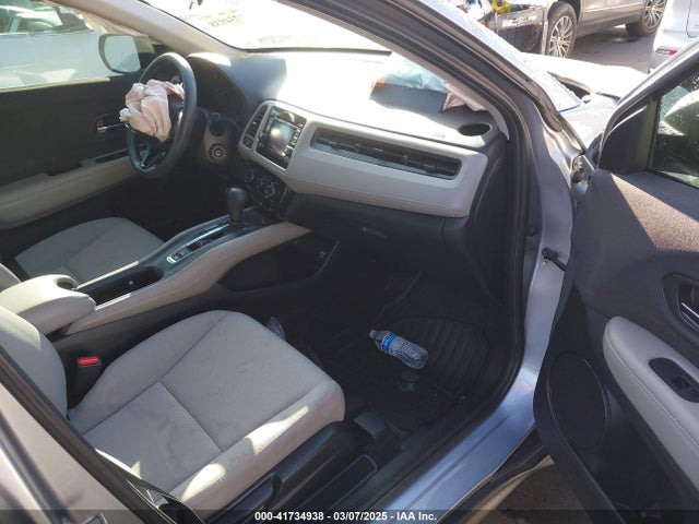 Honda HR-V LX 2019 3CZRU5H37KG715857 Image 5