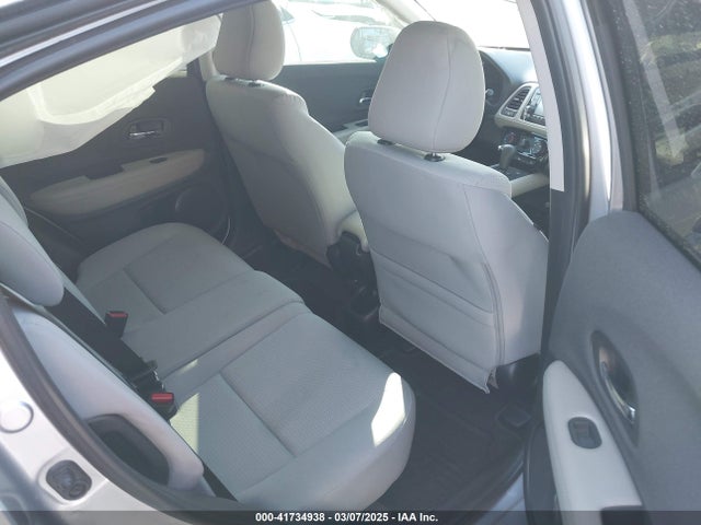 Honda HR-V LX 2019 3CZRU5H37KG715857 Image 8