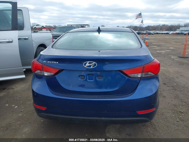5NPDH4AE8FH588723 Hyundai ELANTRA SE