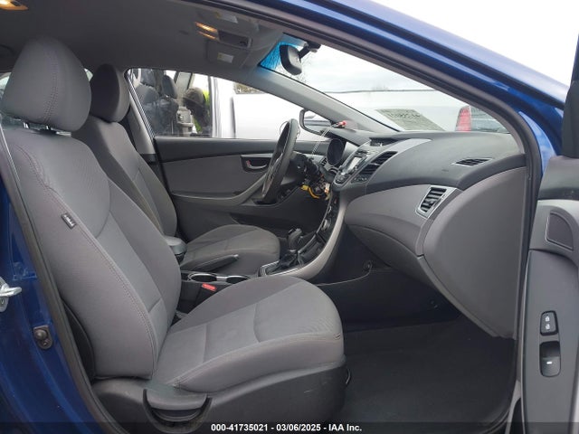 5NPDH4AE8FH588723 Hyundai ELANTRA SE