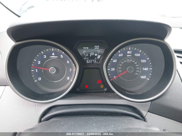 5NPDH4AE8FH588723 Hyundai ELANTRA SE