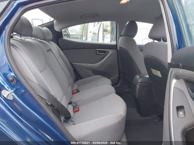 5NPDH4AE8FH588723 Hyundai ELANTRA SE