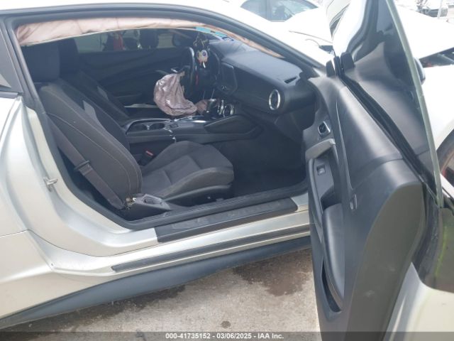 2017 CHEVROLET CAMARO 1G1FB1RS9H0200328 Photo 4